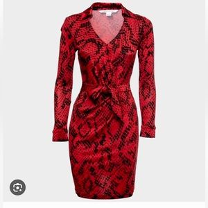 DVF Diane Von Furstenberg Savannah Python Daze Red Wrap Dress - 10